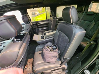2022 Jeep Grand Wagoneer Series III - miniatura 13