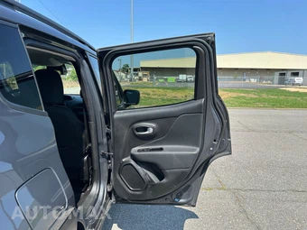 2022 Jeep Renegade Latitude - miniatura 16