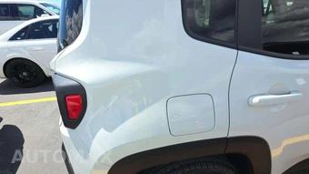 2022 Jeep Renegade Latitude - miniatura 24