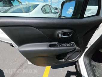 2022 Jeep Renegade Latitude - miniatura 9