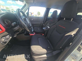 2022 Jeep Renegade Trailhawk - miniatura 3