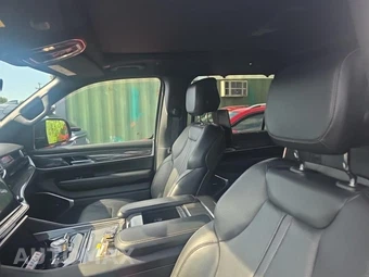 2022 Jeep Wagoneer Series II - miniatura 13