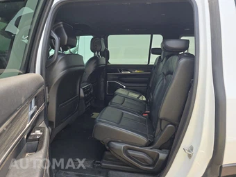 2022 Jeep Wagoneer Series II - miniatura 13