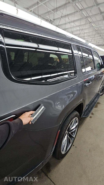 2022 Jeep Wagoneer Series II - miniatura 13