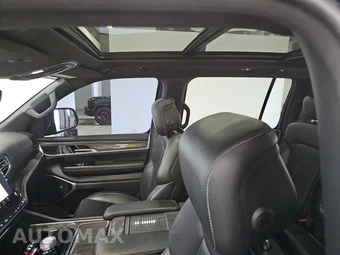 2022 Jeep Wagoneer Series II - miniatura 19
