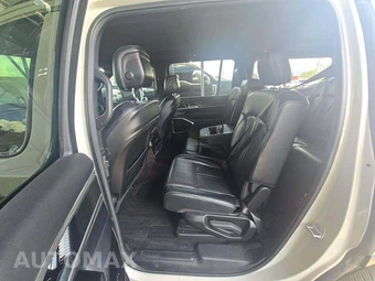 2022 Jeep Wagoneer Series III - miniatura 13