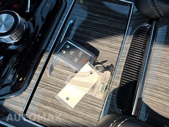 2022 Jeep Wagoneer Series III - miniatura 8