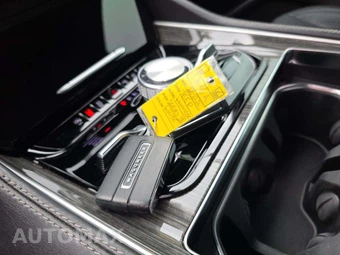 2022 Jeep Wagoneer Series III - miniatura 8