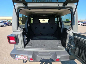 2022 Jeep Wrangler Unlimited High Tide Edition - miniatura 11