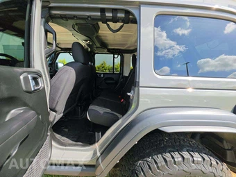 2022 Jeep Wrangler Unlimited High Tide Edition - miniatura 10