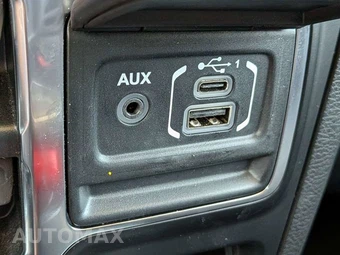 2022 Jeep Wrangler Unlimited Sahara - miniatura 23
