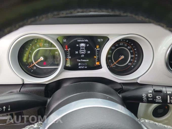 2022 Jeep Wrangler Unlimited Sahara - miniatura 6