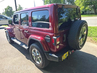 2022 Jeep Wrangler Unlimited Sahara - miniatura 2