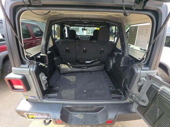 2022 Jeep Wrangler Unlimited Sahara - miniatura 14