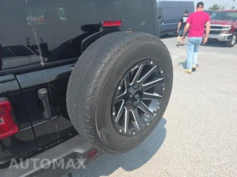2022 Jeep Wrangler Unlimited Sahara - miniatura 14