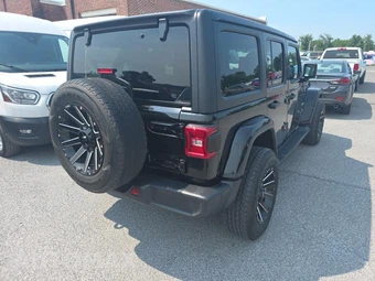 2022 Jeep Wrangler Unlimited Sahara - miniatura 4