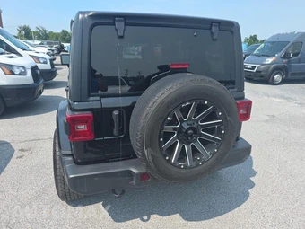 2022 Jeep Wrangler Unlimited Sahara - miniatura 5