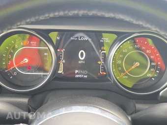 2022 Jeep Wrangler Unlimited Sahara - miniatura 12