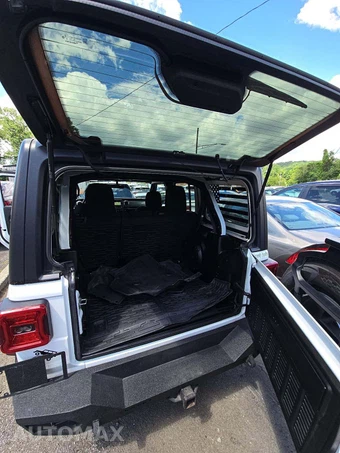 2022 Jeep Wrangler Unlimited Sahara - miniatura 14