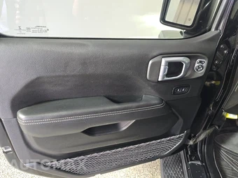 2022 Jeep Wrangler Unlimited Sahara - miniatura 9