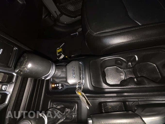 2022 Jeep Wrangler Unlimited Sahara Altitude Edition - miniatura 5