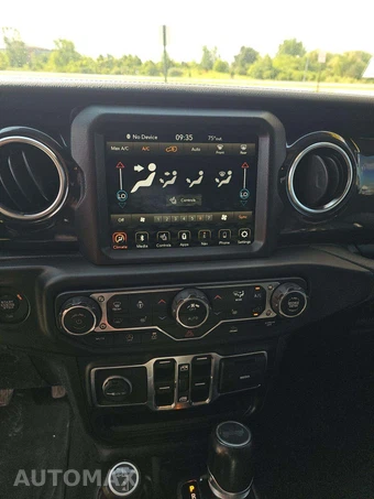 2022 Jeep Wrangler Unlimited Sahara Altitude Edition - miniatura 10