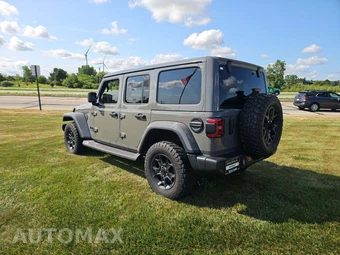 2022 Jeep Wrangler Unlimited Sahara Altitude Edition - miniatura 2