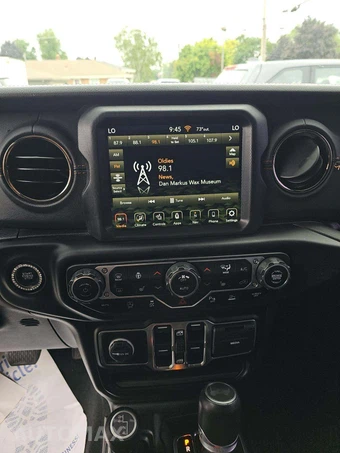 2022 Jeep Wrangler Unlimited Sahara High Altitude Edition - miniatura 10