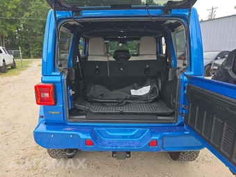 2022 Jeep Wrangler Unlimited Sahara High Altitude Edition - miniatura 11