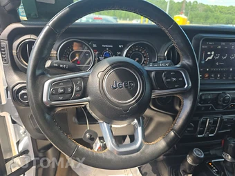 2022 Jeep Wrangler Unlimited Sahara High Altitude Edition - miniatura 10