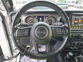 2022 Jeep Wrangler Unlimited Willys Edition - miniatura 10