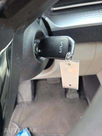 2022 Kia Carnival MPV LX 121.7" WB - miniatura 8