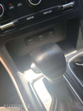 2022 Kia Carnival MPV LXS 121.7" WB - miniatura 23