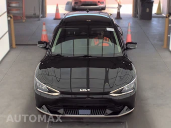 2022 Kia EV6 Wind - miniatura 2