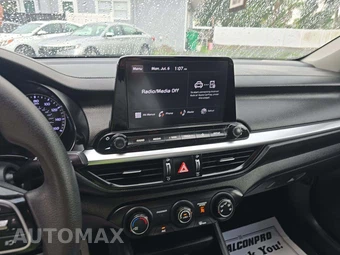 2022 Kia Forte FE – miniatura 10