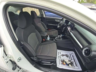 2022 Kia Forte FE – miniatura 18
