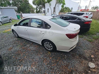 2022 Kia Forte FE – miniatura 2