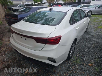 2022 Kia Forte FE – miniatura 3