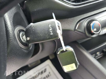 2022 Kia Forte FE – miniatura 8