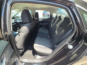 2022 Kia Forte FE – miniatura 13