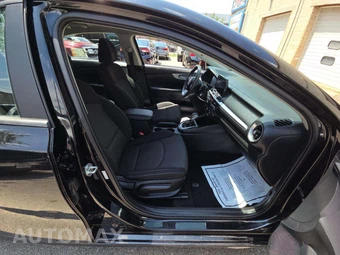 2022 Kia Forte FE – miniatura 18