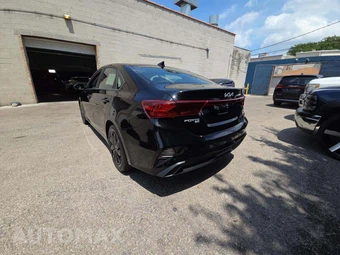 2022 Kia Forte FE – miniatura 2