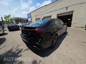 2022 Kia Forte FE – miniatura 3