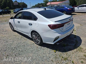 2022 Kia Forte GT - miniatura 2