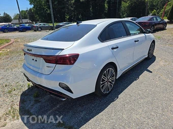 2022 Kia Forte GT - miniatura 3