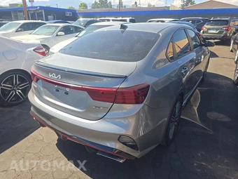 2022 Kia Forte GT – miniatura 4