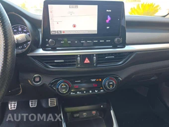 2022 Kia Forte GT - miniatura 10
