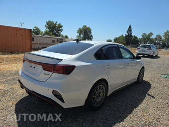 2022 Kia Forte GT - miniatura 3