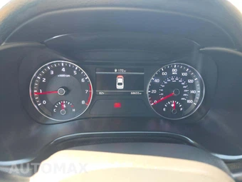 2022 Kia Forte GT - miniatura 9