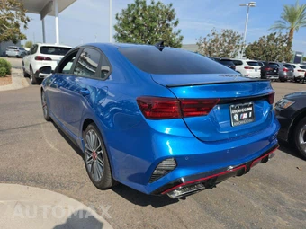 2022 Kia Forte GT - miniatura 2